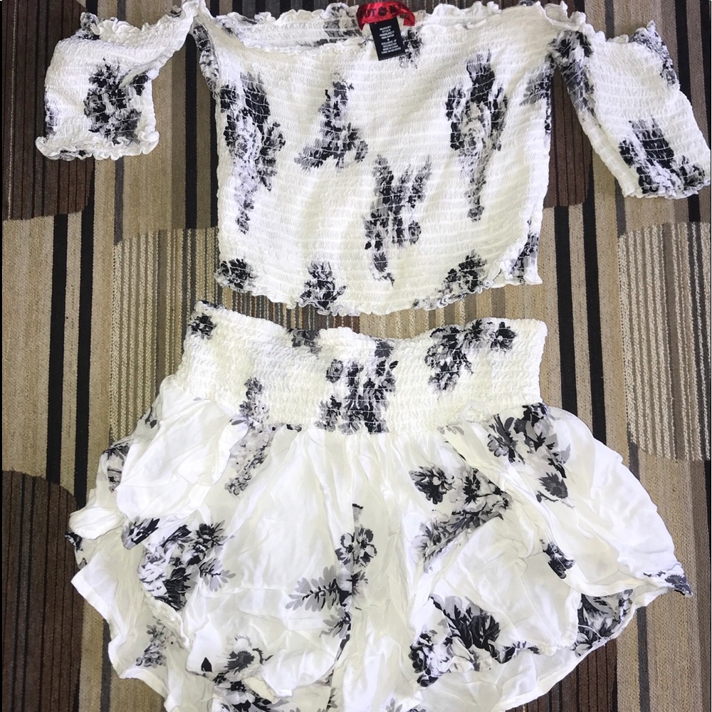 Two piece set
